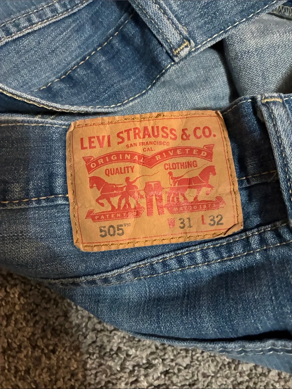 Vintage Trending Levi's Men's Straight Jeans — Light Blue Washed Denim